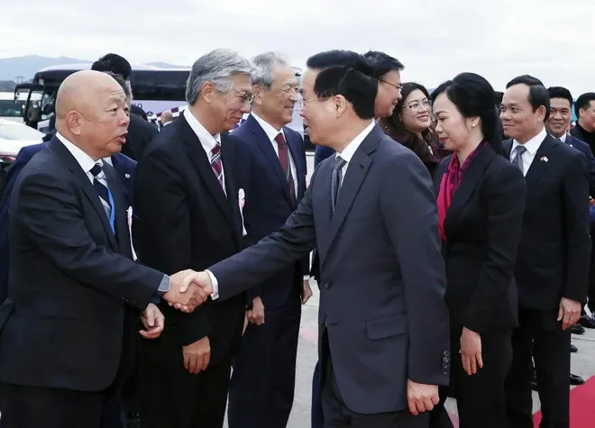 Lễ tiễn Chủ tịch nước Võ Văn Thưởng và Phu nhân tại Sân bay Quốc tế Fukuoka. Ảnh: TTXVN