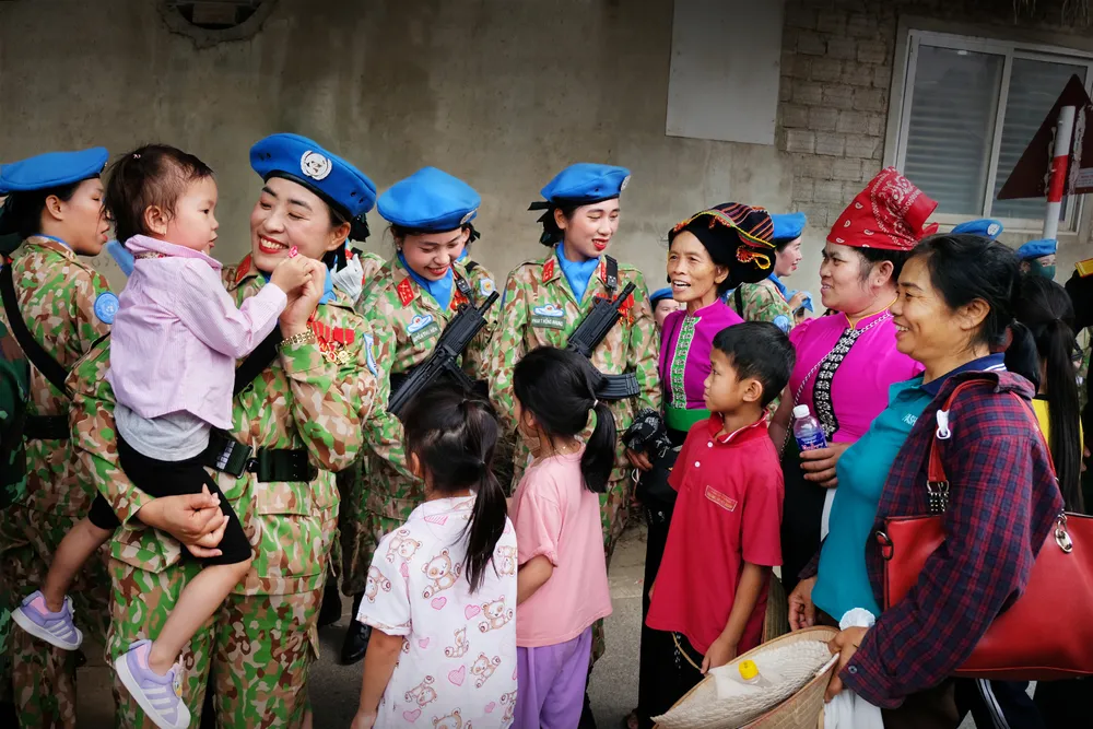 Vì trẻ thơ- Tình yêu người chiến sĩ.jpeg