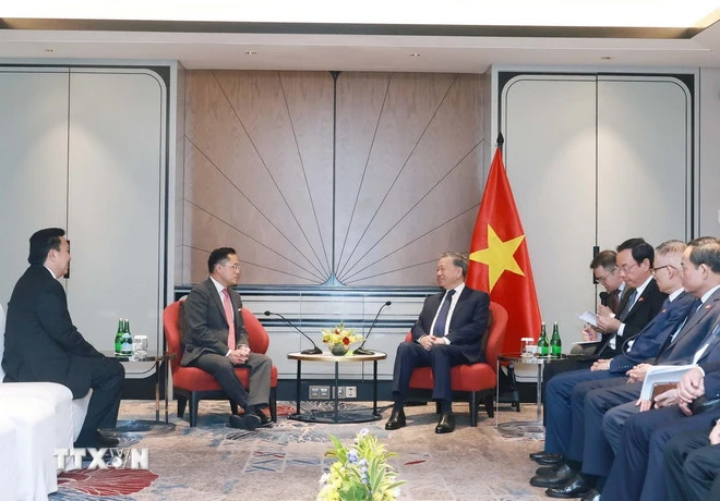 Tổng Bí thư Tô Lâm tiếp ông Patrick Walujo, Tổng Giám đốc, Chủ tịch Tập đoàn Gojek và ông Garibaldi Thohir, Chủ tịch PT Alamtri Resources. Ảnh: TTXVN tbt2.jpg