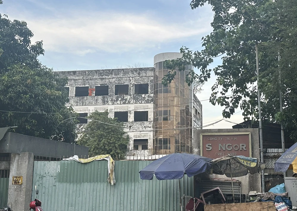 Khu đất 780A Nguyễn Kiệm (quận Gò Vấp, TPHCM) đã bỏ trống nhiều năm nay được đề xuất làm trường học L7a.jpg