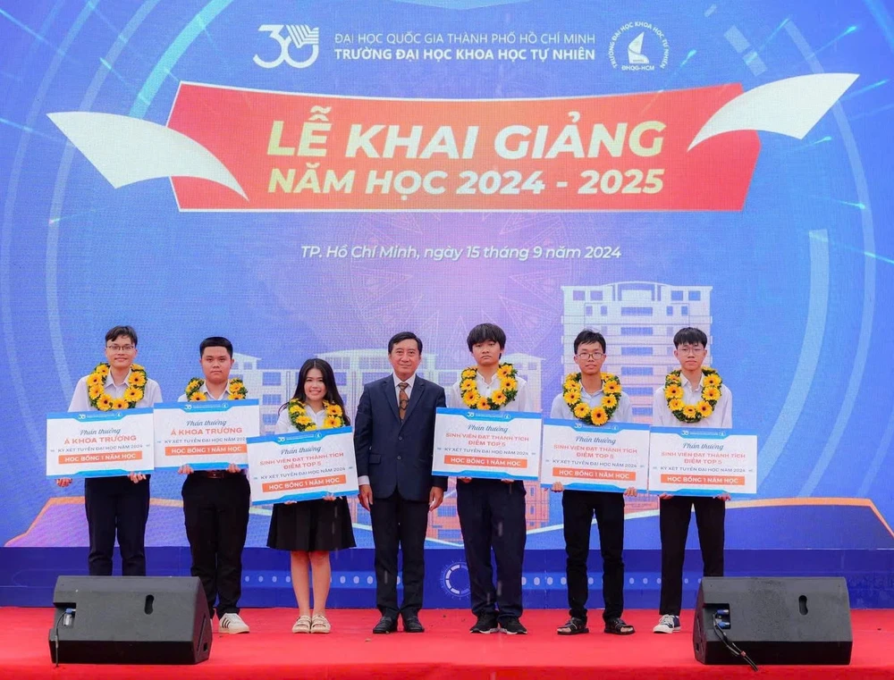 Lễ khai giảng năm học 2024-2025 trường Đại học Khoa học Tự nhiên TPHCM dc8c74582f3a9a64c32b.jpg