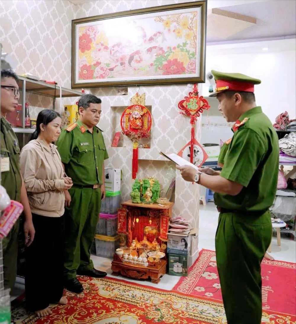 Lực lượng chức năng đấu tranh, đẩy lùi hành vi tội phạm trong lĩnh vực thuế, chống thất thu thuế 1000066332.jpg