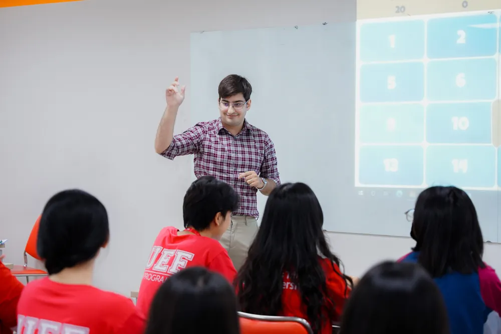 Giảng viên nước ngoài dảng dạy tại Trường ĐH Kinh tế - Tài chính TPHCM Giảng viên nước ngoài dảng dạy tại Trường ĐH Kinh tế - Tài chính TPHCM.jpg