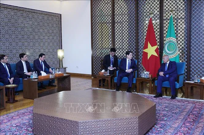 Chủ tịch nước Lương Cường gặp Tổng Thư ký Liên đoàn Arab Ahmed Aboul Gheit. Ảnh: TTXVN IMG_0582.jpeg