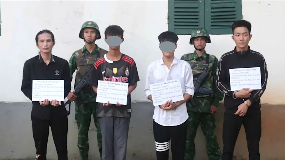 Các đối tượng bị bắt giữ Các đối tượng bị bắt giữ