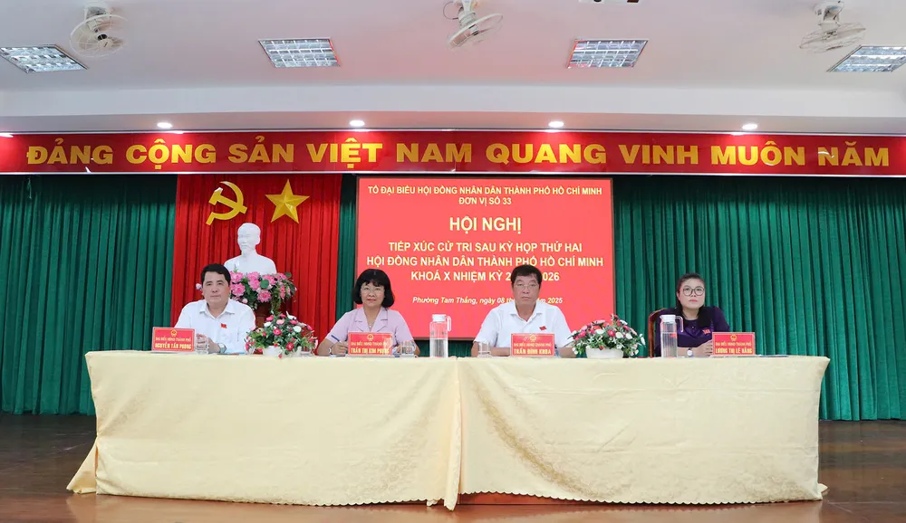 Delegates of Group 33 of the HCMC People's Council. Photo: MINH THANH Anh 1.jpg