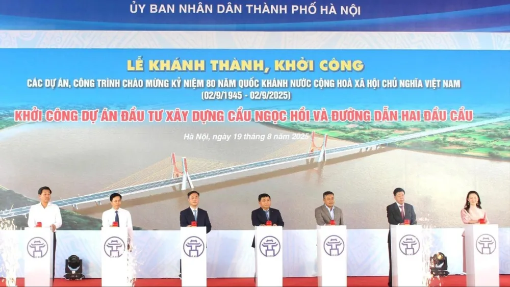 Die Stadt Hanoi hat mit dem Bau der Ngoc-Hoi-Brücke über den Roten Fluss begonnen, die eine Verbindung zur Provinz Hung Yen herstellt. 22.jpg