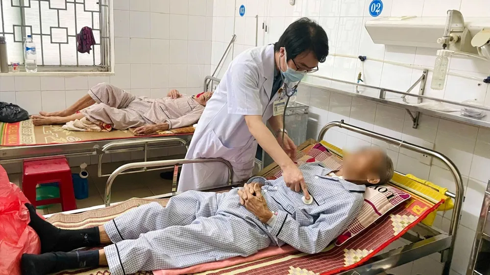 Cụ ông 91 tuổi được cứu sống nhờ đặt máy tạo nhịp tim vĩnh viễn ảnh 1 Cụ ông 91 tuổi được cứu sống nhờ đặt máy tạo nhịp tim vĩnh viễn
