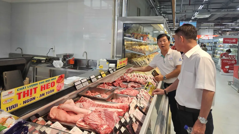 Giá cả hàng hóa luôn được Saigon Co.op bình ổn, giúp khách hàng luôn an tâm khi mua sắm tại các điểm bán