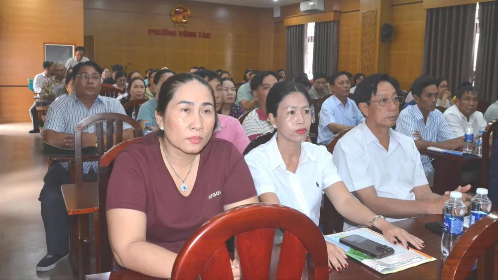 Đông đảo ngư dân tham dự hội nghị