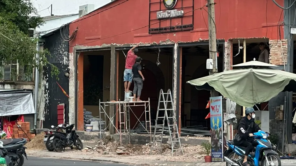 Một công trình sửa chữa tại đường Dương Quảng Hàm, phường An Nhơn, TPHCM