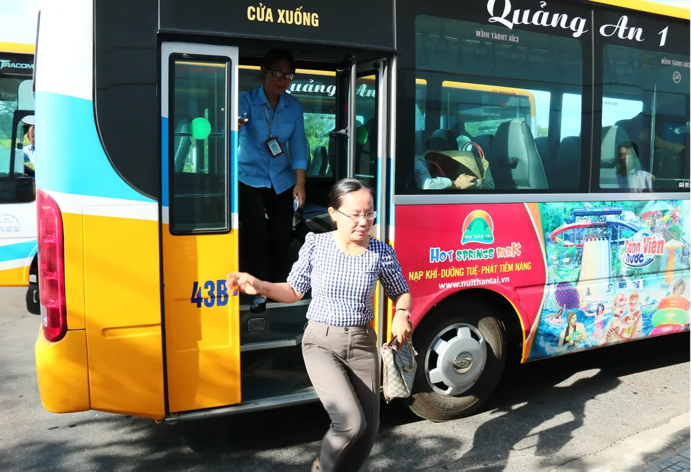 Đà Nẵng khuyến khích người dân đi xe buýt ảnh 4