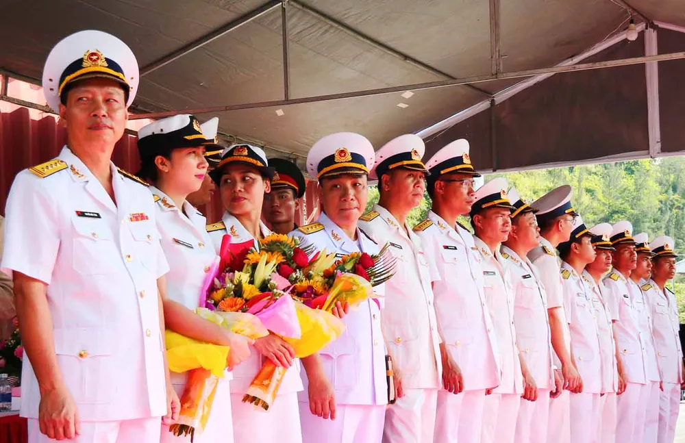 Tàu khu trục ROKS Moon Mu The Great cập cảng Tiên Sa  ảnh 6