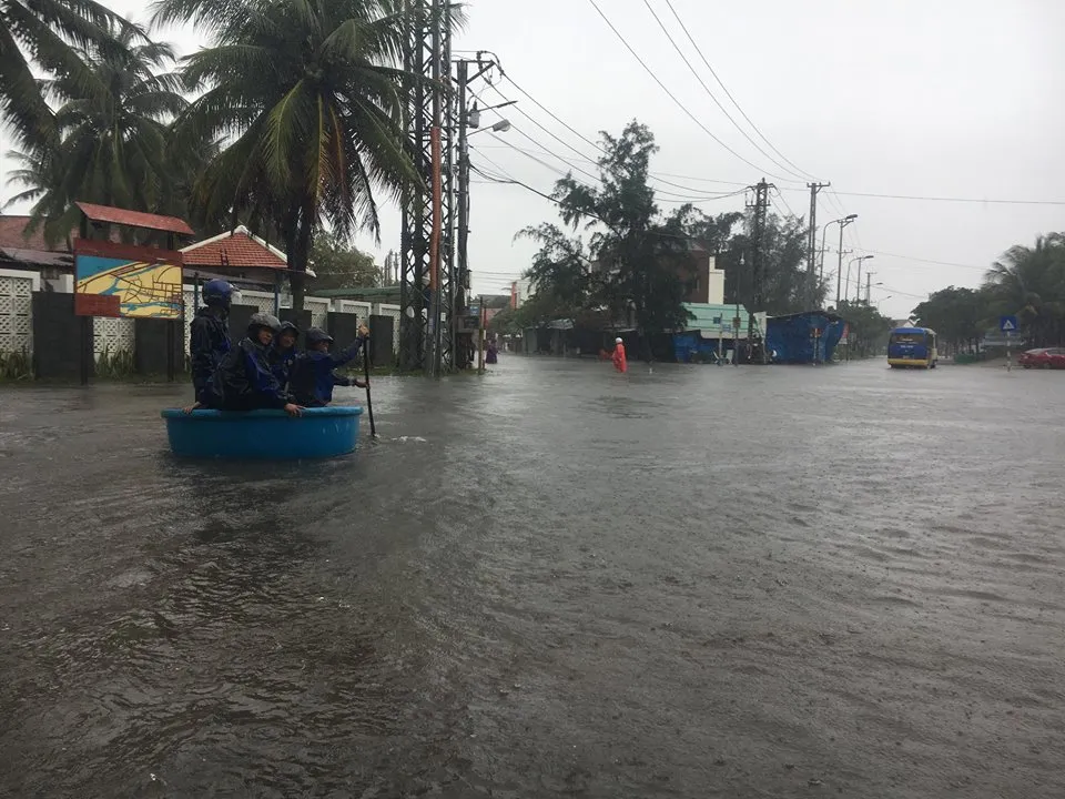 Quảng Nam chìm trong biển nước ảnh 2