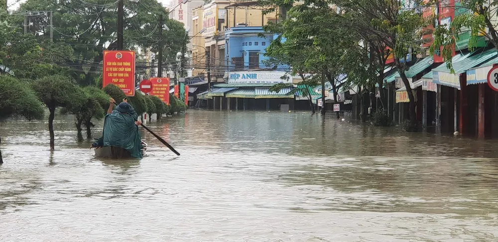 Quảng Nam chìm trong biển nước ảnh 4
