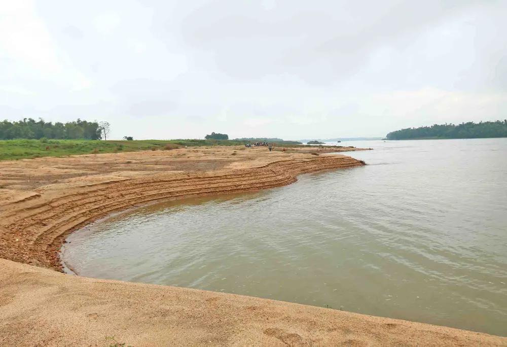  Quảng Nam: Ngày thứ tư liên tiếp người dân tụ tập phản đối việc khai thác cát ảnh 4