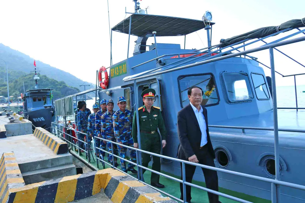 Lãnh đạo tỉnh Quảng Nam thăm chúc tết xã đảo Cù Lao Chàm ảnh 7