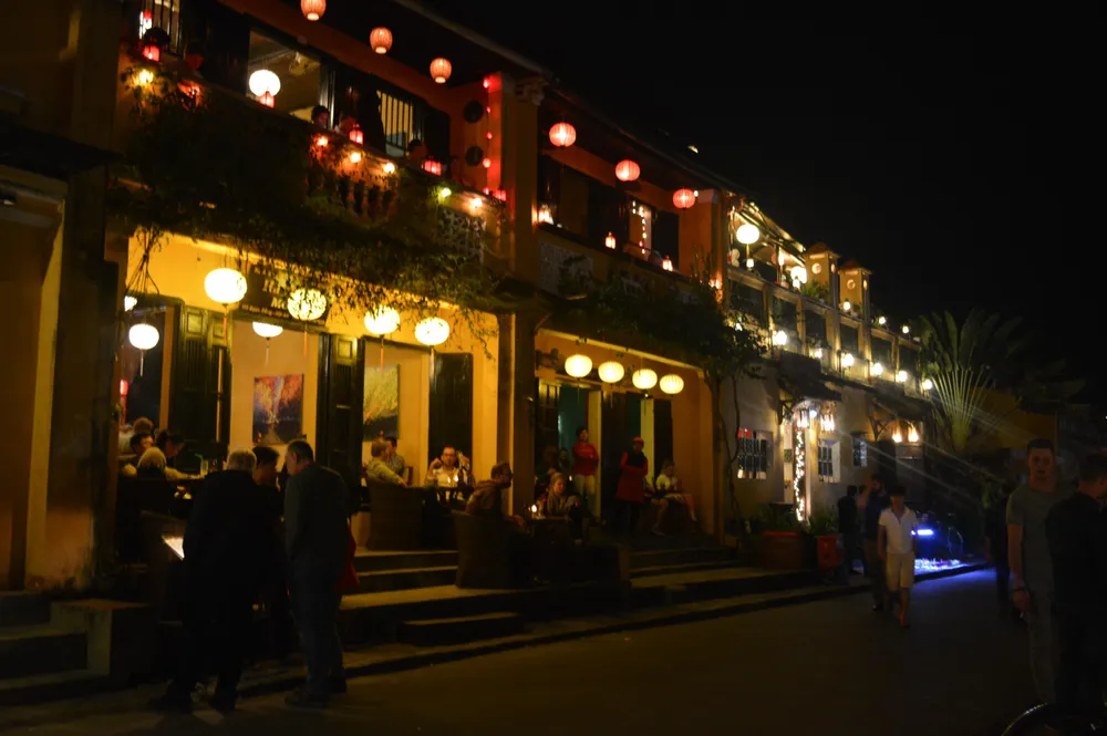 Kiên quyết xử lý ô nhiễm tiếng ồn, rao vặt trong phố cổ Hội An ảnh 2