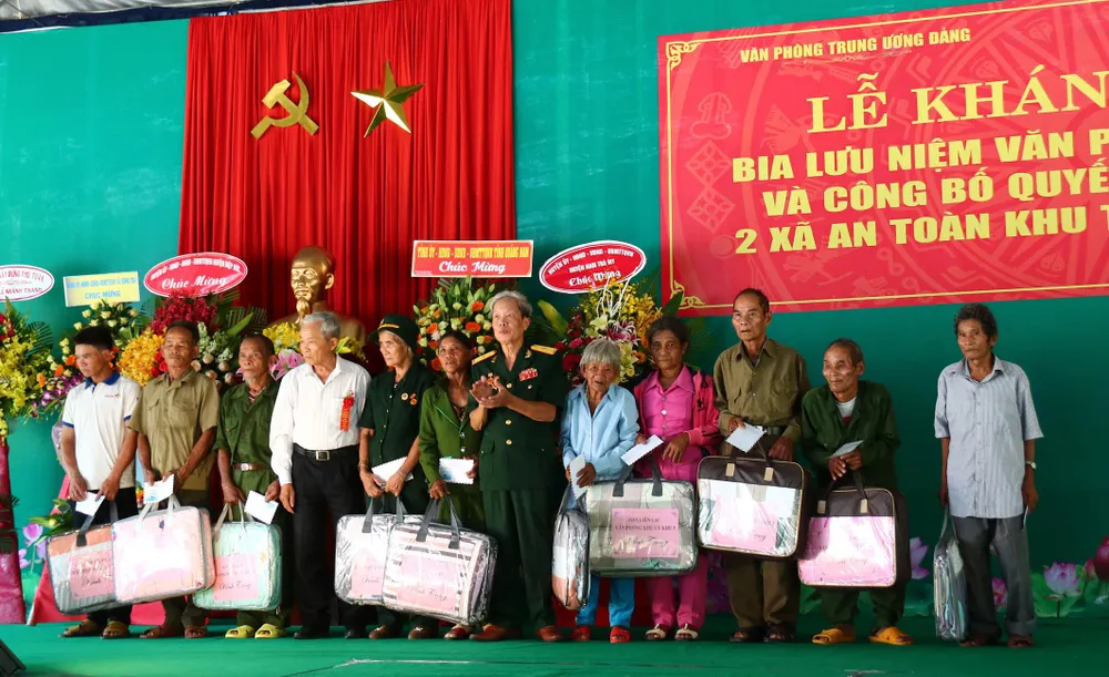 Khánh thành bia lưu niệm Văn phòng Khu ủy Khu V ảnh 6