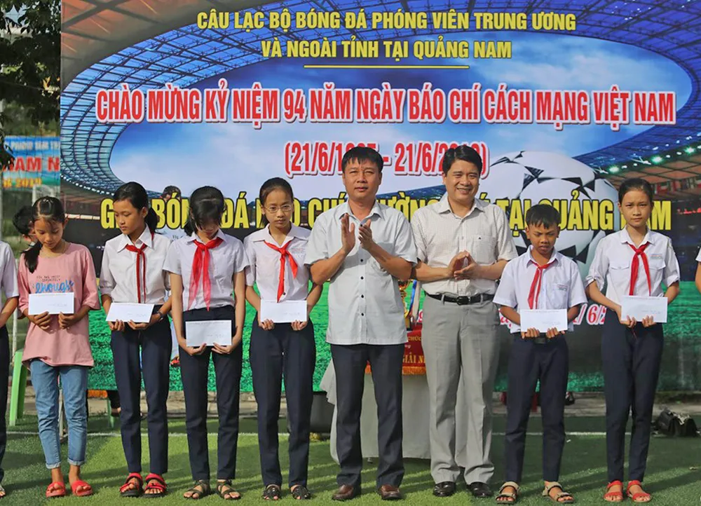 Sôi nổi giải bóng đá báo chí thường trú tại Quảng Nam lần thứ II ảnh 2