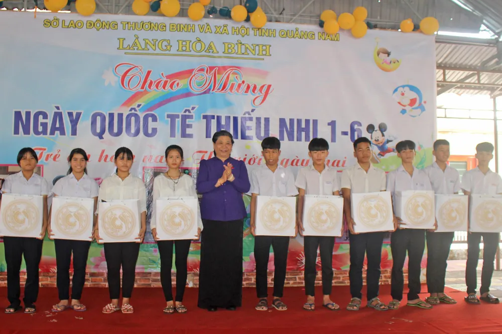Phó Chủ tịch Thường trực Quốc hội Tòng Thị Phóng thăm Quảng Nam ảnh 2 Phó Chủ tịch Thường trực Quốc hội Tòng Thị Phóng thăm Quảng Nam ảnh 2