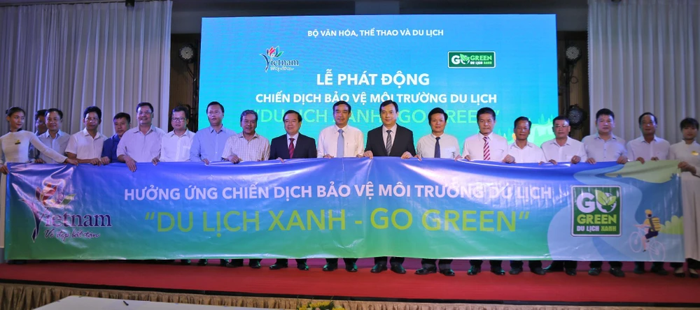 Tìm giải pháp thu hút khách du lịch quốc tế đến Việt Nam ảnh 3 Tìm giải pháp thu hút khách du lịch quốc tế đến Việt Nam ảnh 3