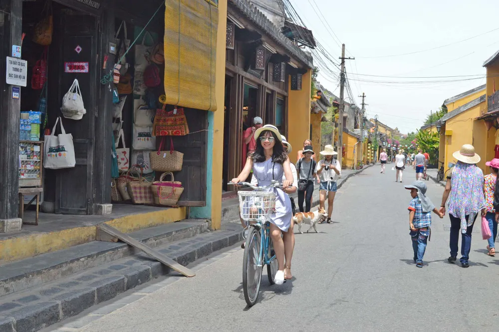 Hội An hướng đến mục tiêu xây dựng thành phố của xe đạp và xe điện ảnh 2 Hội An hướng đến mục tiêu xây dựng thành phố của xe đạp và xe điện ảnh 2