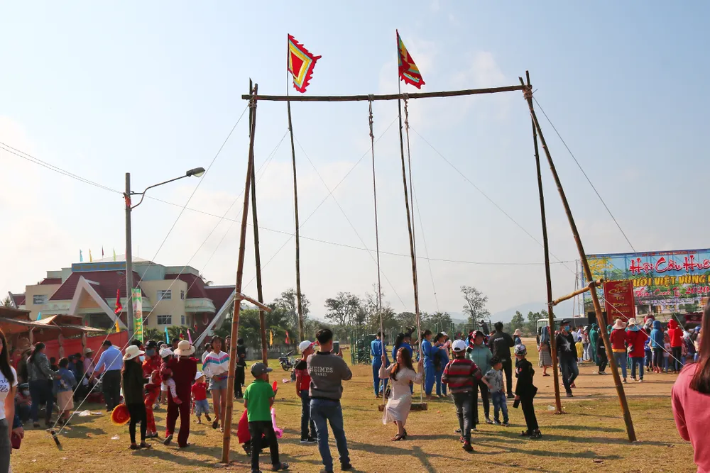 Đặc sắc Lễ Hội Cầu Huê ảnh 27