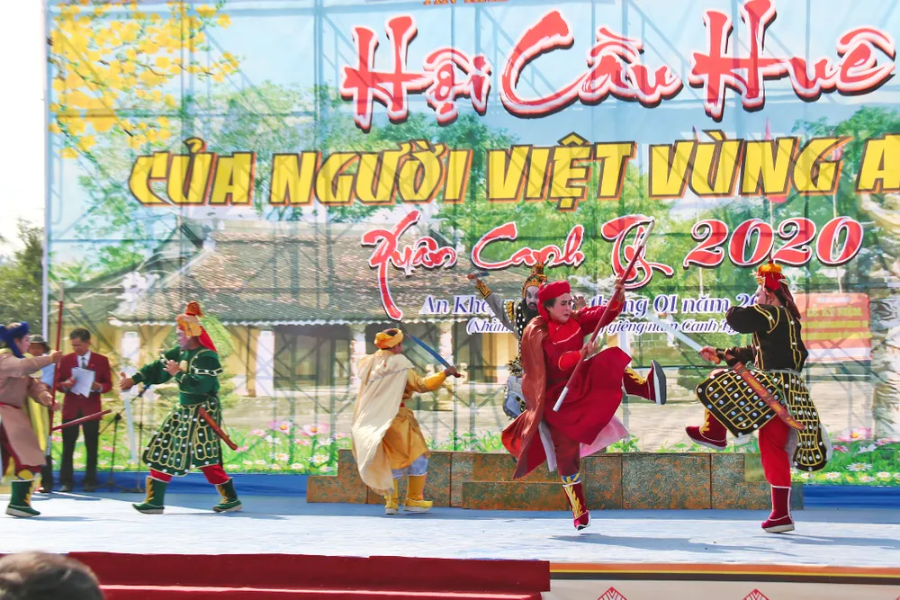 Đặc sắc Lễ Hội Cầu Huê ảnh 24