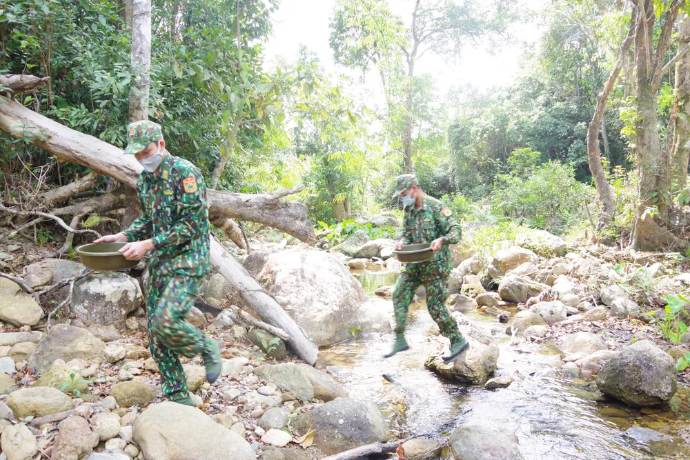 Quyết liệt chống dịch nơi cổng trời Tây Giang ảnh 3