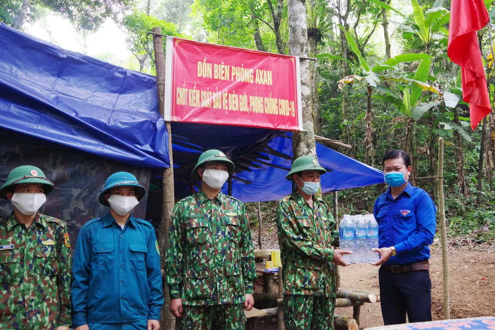 Quyết liệt chống dịch nơi cổng trời Tây Giang ảnh 8