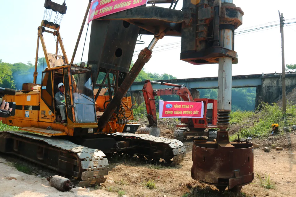 Khởi công Dự án cải tạo, nâng cấp các cầu yếu trên tuyến đường sắt Hà Nội – TPHCM ảnh 3 Khởi công Dự án cải tạo, nâng cấp các cầu yếu trên tuyến đường sắt Hà Nội – TPHCM ảnh 3