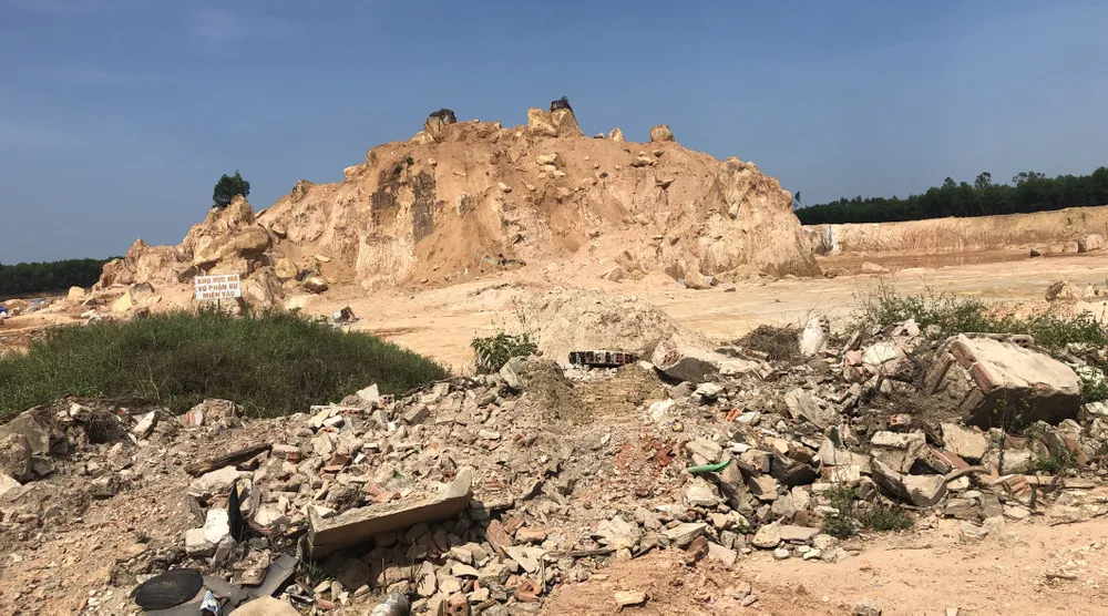 Cần chấn chỉnh hoạt động khai thác khoáng sản tại Núi Dàng ảnh 2