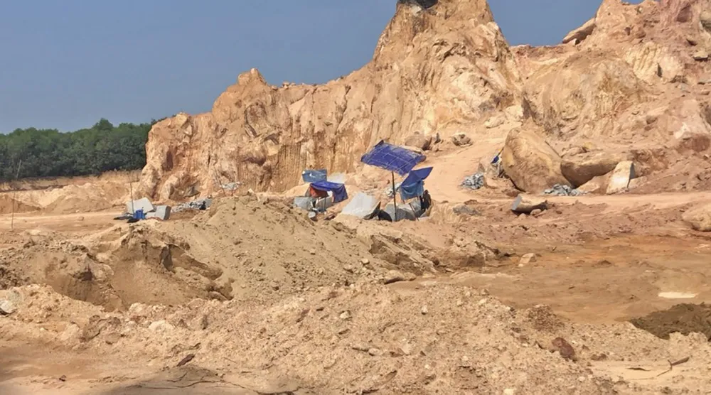 Cần chấn chỉnh hoạt động khai thác khoáng sản tại Núi Dàng ảnh 3