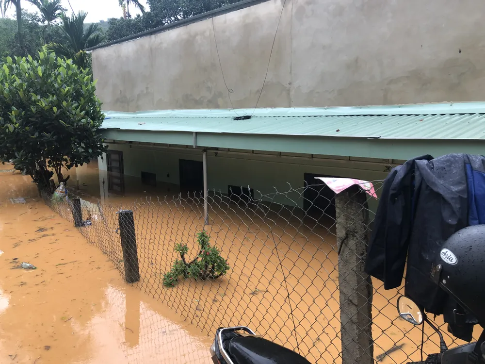 Bão số 5: 2 người chết, mất tích; 31 người bị thương, 2.447 nhà bị tốc mái ảnh 5