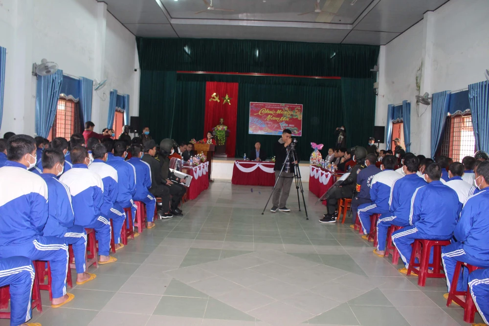 Thăm hỏi, động viên học viên đang cai nghiện trên địa bàn Quảng Nam ảnh 2 Thăm hỏi, động viên học viên đang cai nghiện trên địa bàn Quảng Nam ảnh 2