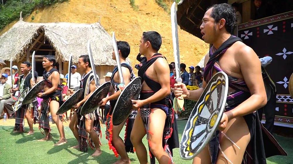 Con trâu trong đời sống văn hóa người Cơ Tu ảnh 5