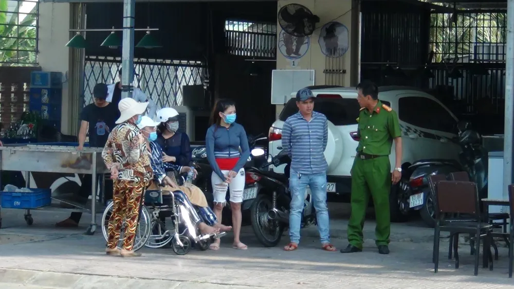 Truy lùng nhóm thanh niên dùng mã tấu chém người gây thương tật tại Tiền Giang  ảnh 2