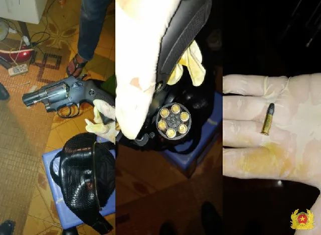 Vụ hàng chục người dương tính với ma tuý ở cơ sở karaoke tại Tiền Giang: Thu giữ thêm súng, đạn và nhiều gói bột trắng ảnh 2