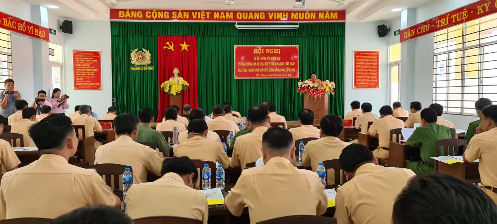 Xử phạt 1.048 đối tượng vi phạm trật tự an toàn giao thông trên địa bàn ĐBSCL ảnh 1