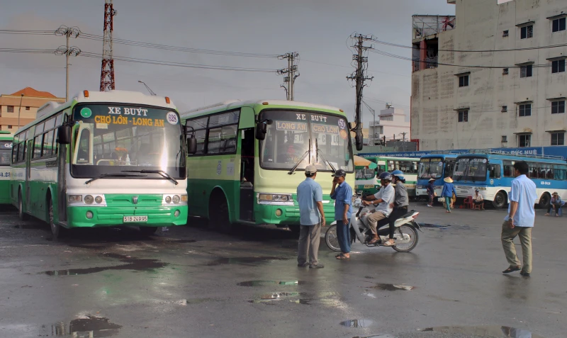 Ngành chức năng sẽ kiểm tra các phương tiện thuộc diện phải lắp camera trước khi cấp lệnh vận chuyển hoặc giấy vận chuyển cho phương tiện. Ảnh: NGỌC PHÚC