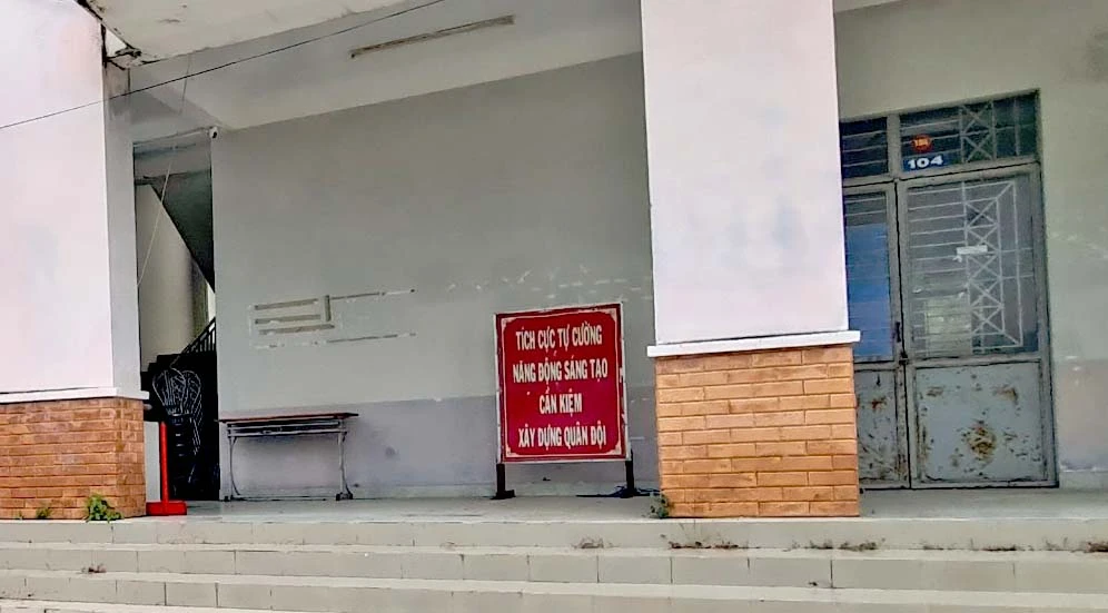 Lâm viên thanh niên hoang tàn, đầy rác thải y tế ảnh 3 Lâm viên thanh niên hoang tàn, đầy rác thải y tế ảnh 3