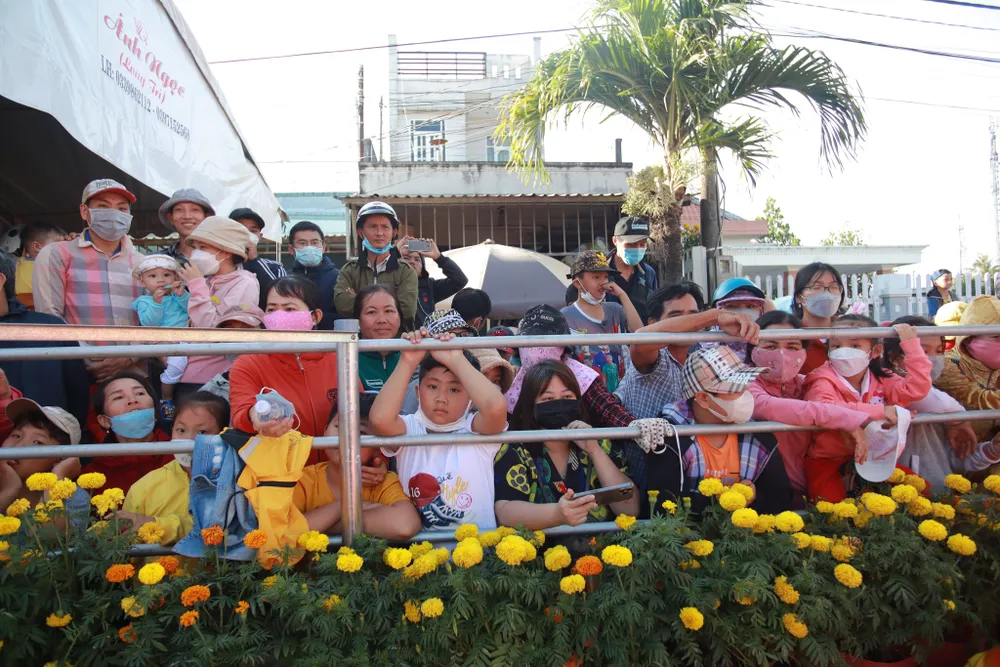 Đông đảo người dân tham gia