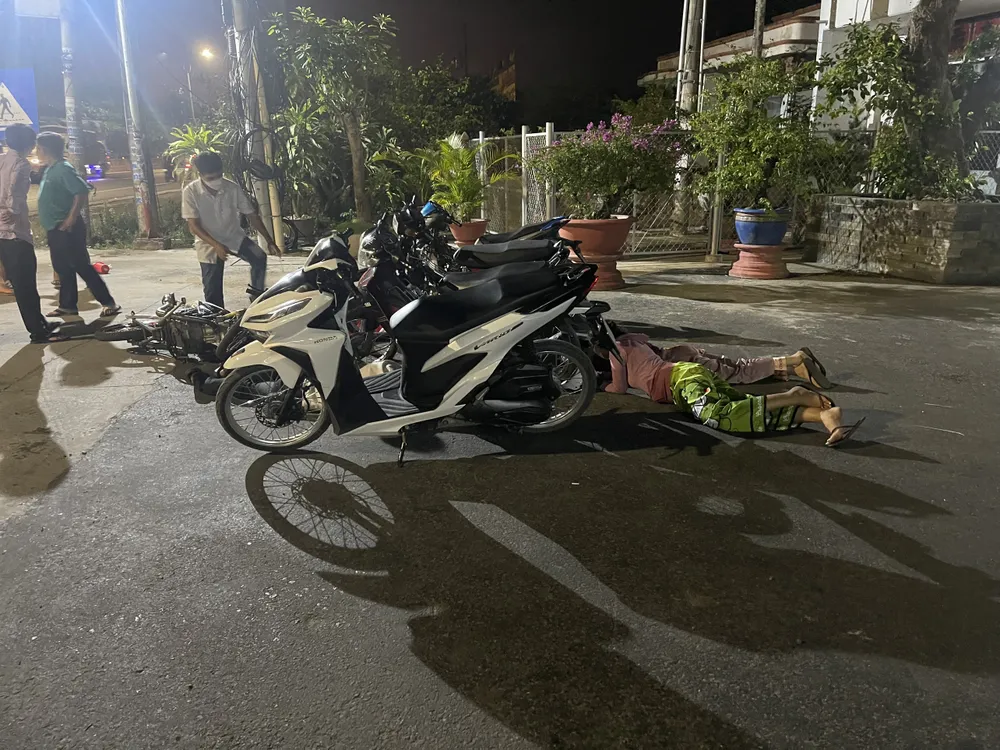 Cơ quan chức năng đã tạm giữ 43 xe mô tô, hầu hết các xe đã thay đổi kết cấu, hình dáng, độ máy, động cơ... Cơ quan chức năng đã tạm giữ 43 xe mô tô, hầu hết các xe đã thay đổi kết cấu, hình dáng, độ máy, động cơ...