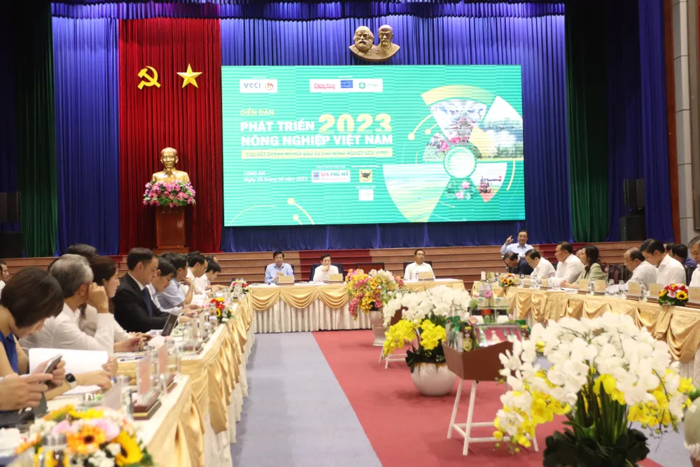 Quang cảnh diễn đàn Quang cảnh diễn đàn