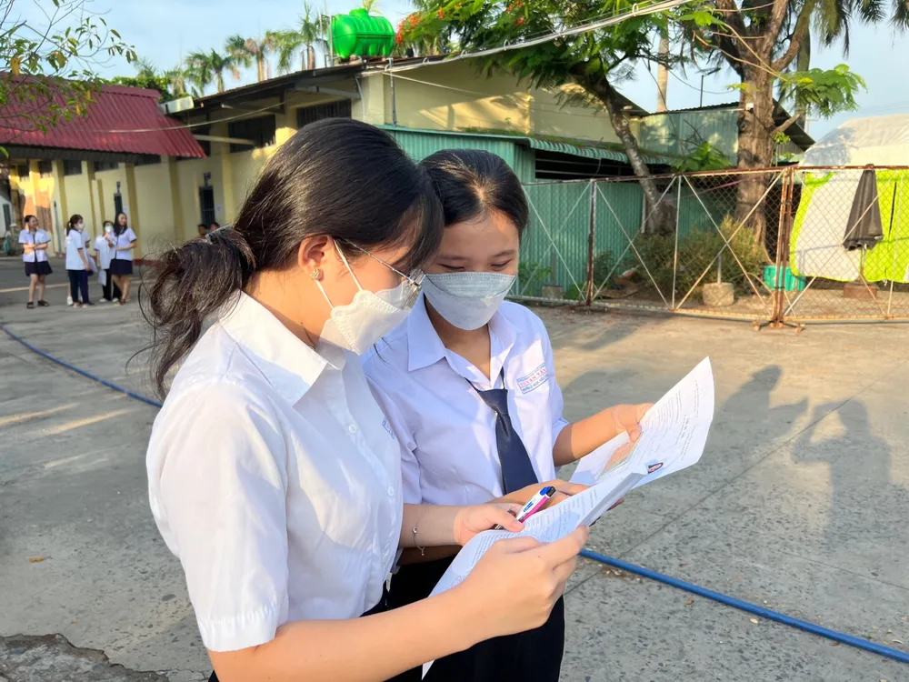 Trao đổi bài khi kết thúc buổi thi