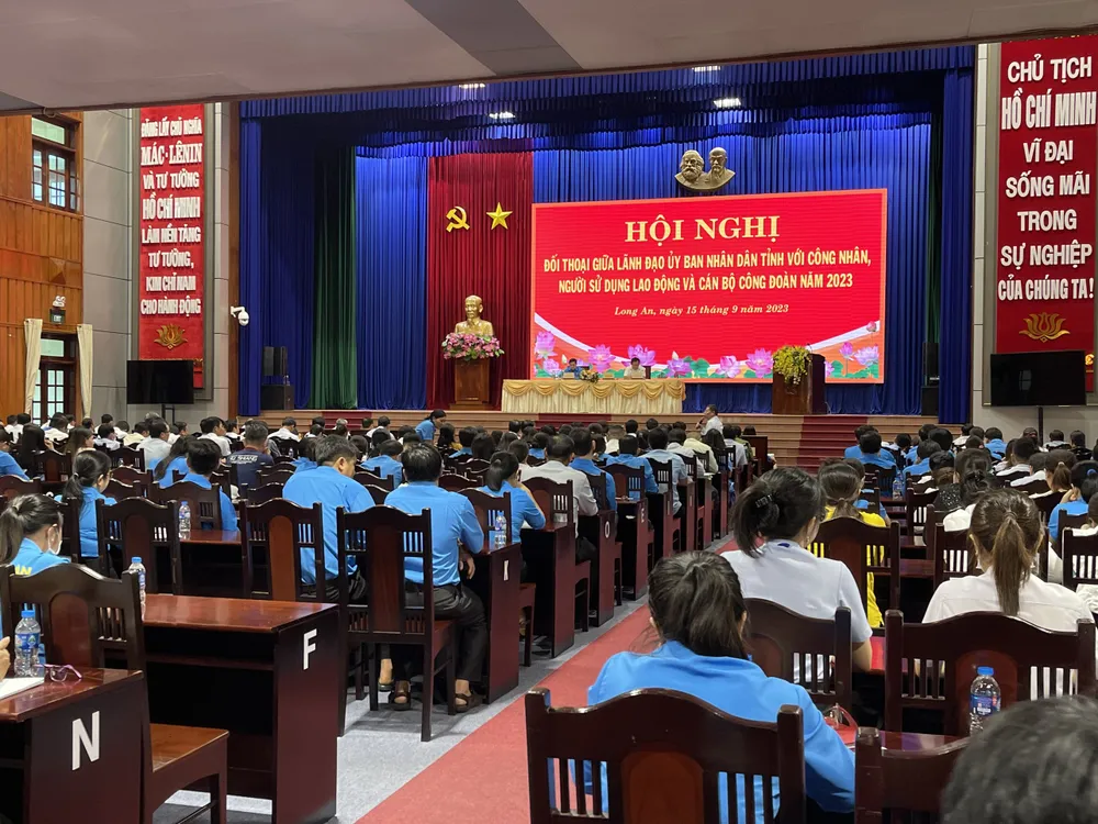 Quang cảnh hội nghị