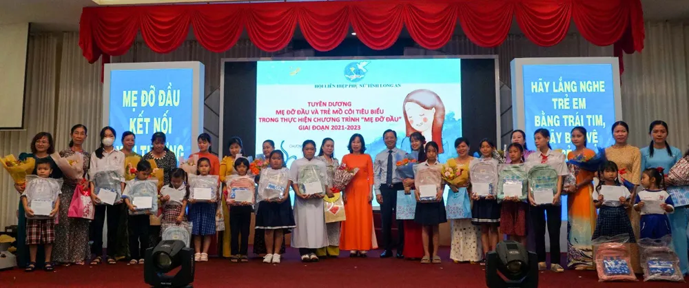 Đến tháng 7-2023, Hội Liên hiệp Phụ nữ các cấp ở Long An đã kết nối được 305 “Mẹ đỡ đầu&quot; nuôi các trẻ mồ côi