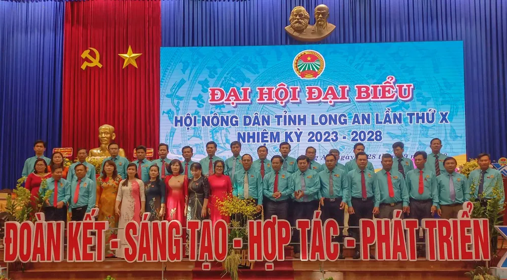 Đại hội đã bầu Ban Chấp hành Hội Nông dân Long An khóa X Đại hội đã bầu Ban Chấp hành Hội Nông dân Long An khóa X