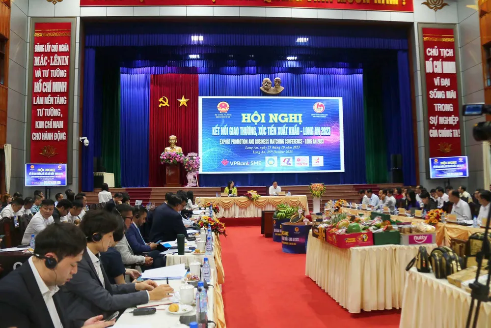 Hội nghị được tổ chức trực tiếp kết hợp trực tuyến